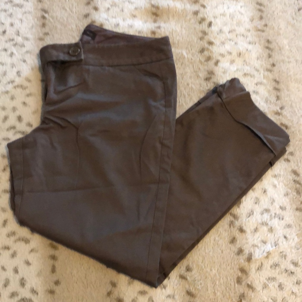 The Limited Drew fit brown capris size 8